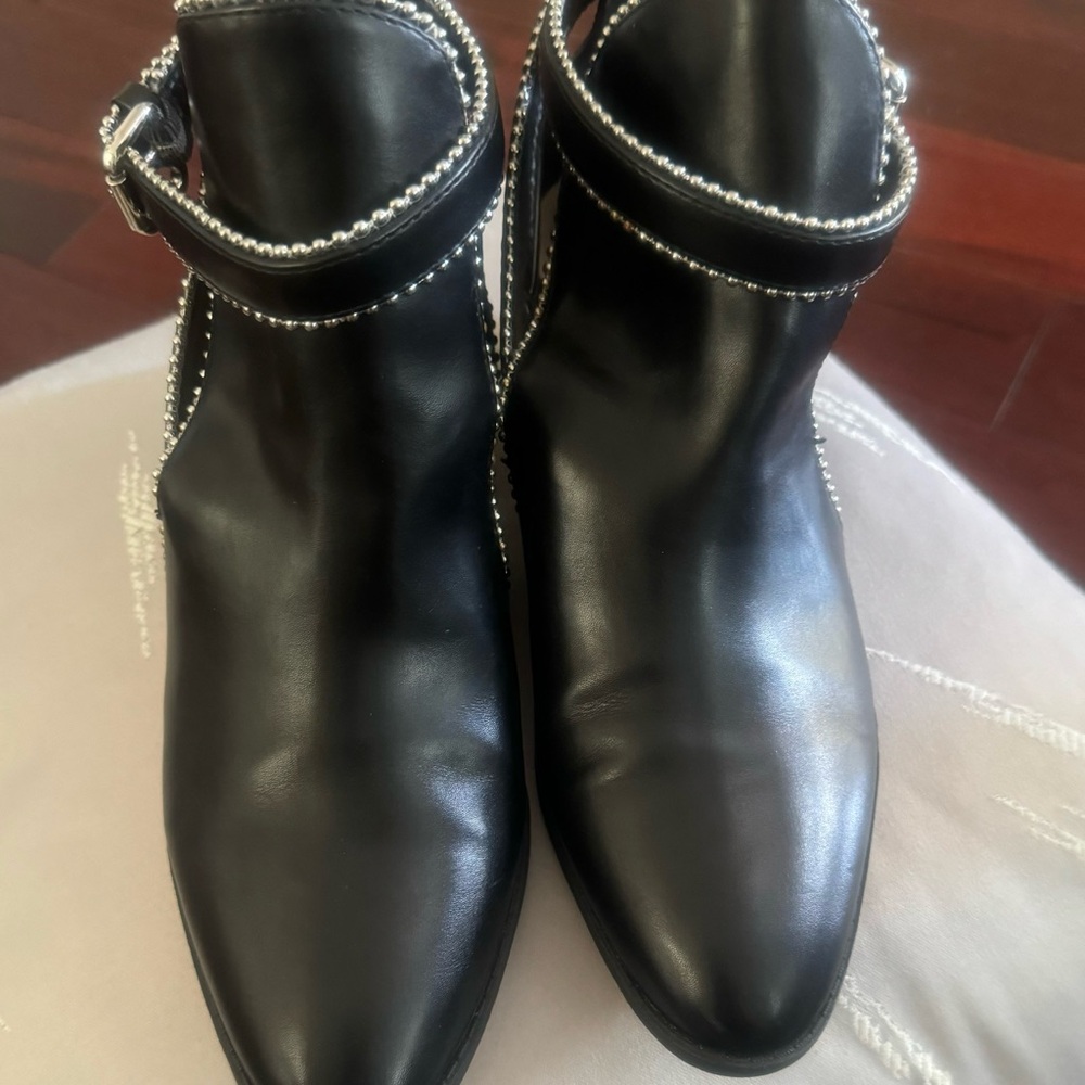 Womens Very Lightly Used Black BCBGeneration Booties With Silver Trim……Size 9